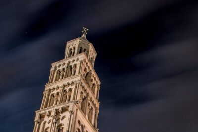 Split highlights – Evening walking tour - Meeting at the Golden Gate: Diocletian’s entrance, plus a lucky statue