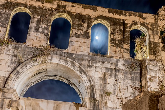 Split highlights – Evening walking tour - Finishing with the Marjan viewpoint: the overlook that helps you plan next