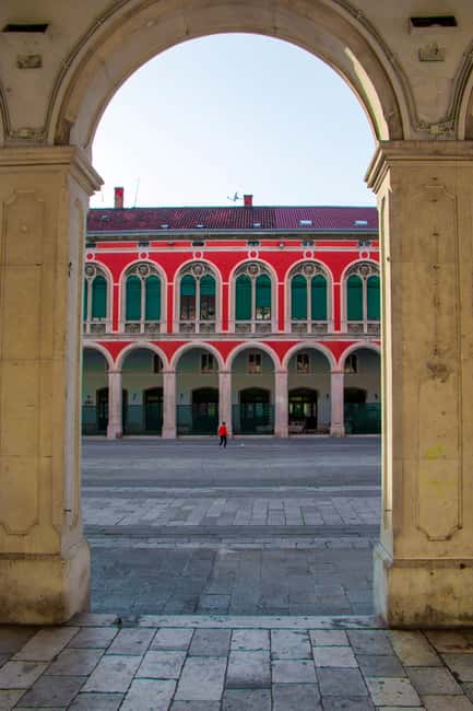 Split: Jewish Heritage & Diocletian's Palace Walking Tour - Temple of Jupiter: A Landmark With a Different Story to Tell