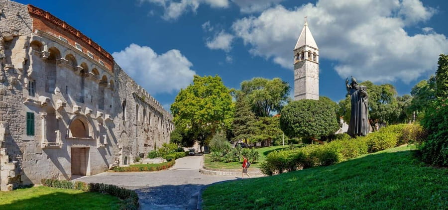 Split: Jewish Heritage & Diocletian's Palace Walking Tour - Meet at South Tours and Get Oriented Fast