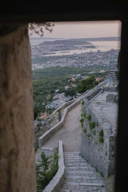 Split: Klis Sunset Sightseeing Bus Tour - Stop at Klis Fortress: photos, walking, and time that actually matters