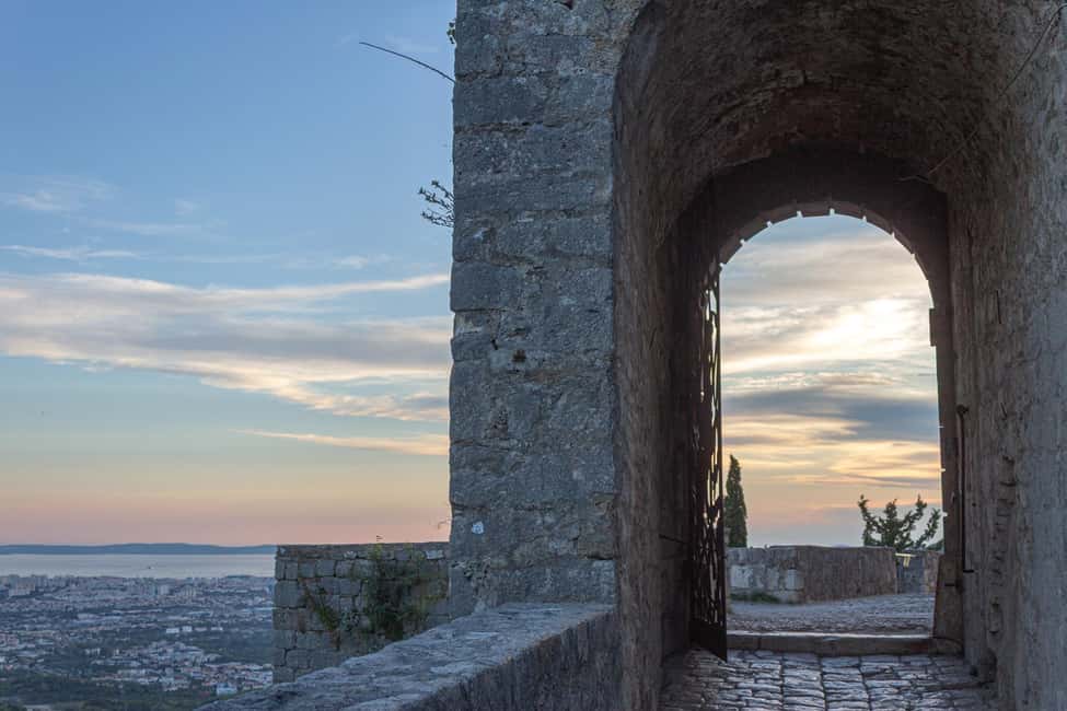 Split: Klis Sunset Sightseeing Bus Tour - Getting back to Apodos: the ride that keeps your evening open