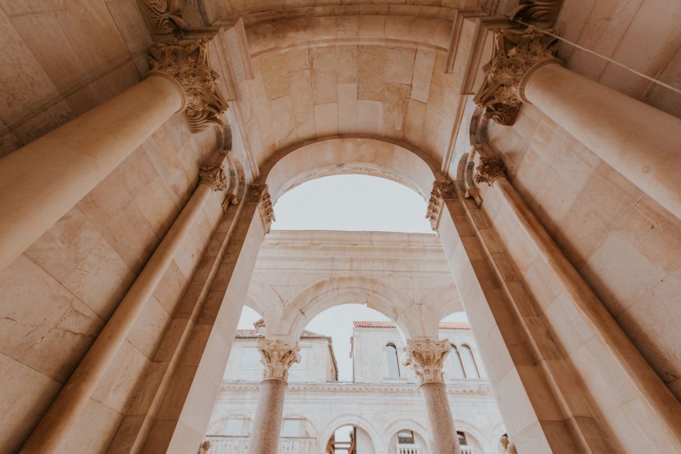Split: Old City Guided Walking Tour - Photo Stops and Sightseeing: How the Route Keeps Momentum