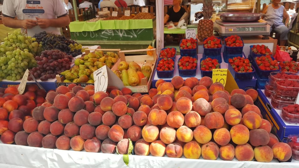 Split: Old Town Food Tour - Starting at the Croatian National Theatre: easy to find, easy to start