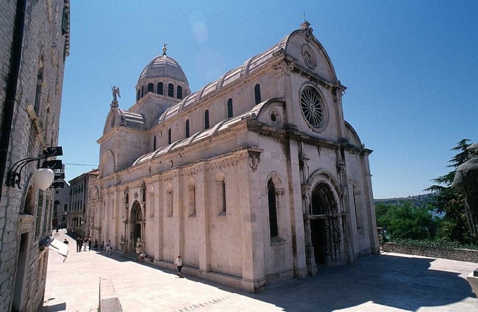 Split or Trogir: Krka Waterfalls & Wine and Food tasting - Krka National Park: the best reason to wake up early