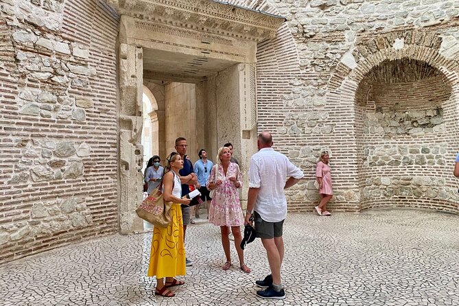 Split Palace & Old Town -Private walking tour- Entrance included - From sacred space to private access: Peristyle and Vestibulum