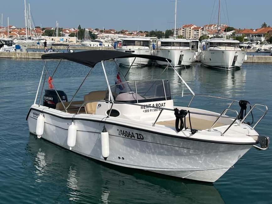 Split: Private Blue Lagoon 3 islands with speed boat - From Split to Trogir: a smooth morning that starts on time