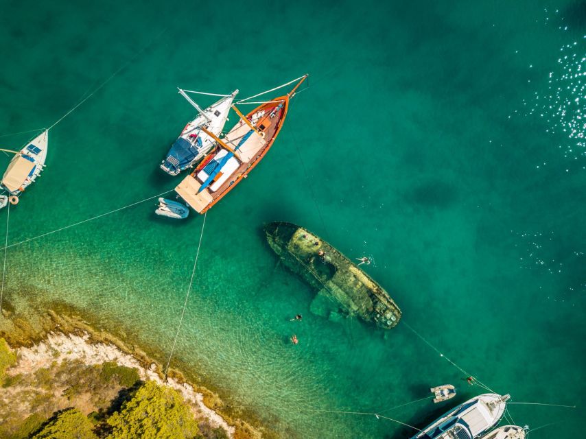 Split: Private Full Day Boat Trip to Blue Lagoon and Trogir - Maslinica fishing village: seeing Dalmatian life beyond the postcards