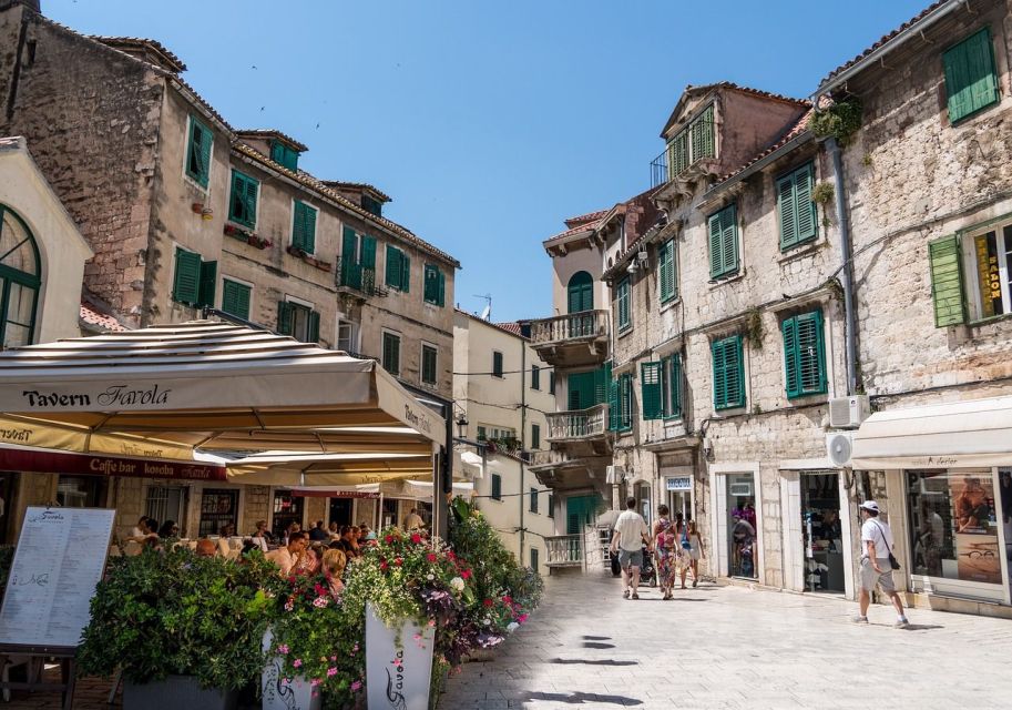 Split: Private Roman History & Market Tour - Carbon neutral and family-friendly: small details that change the experience