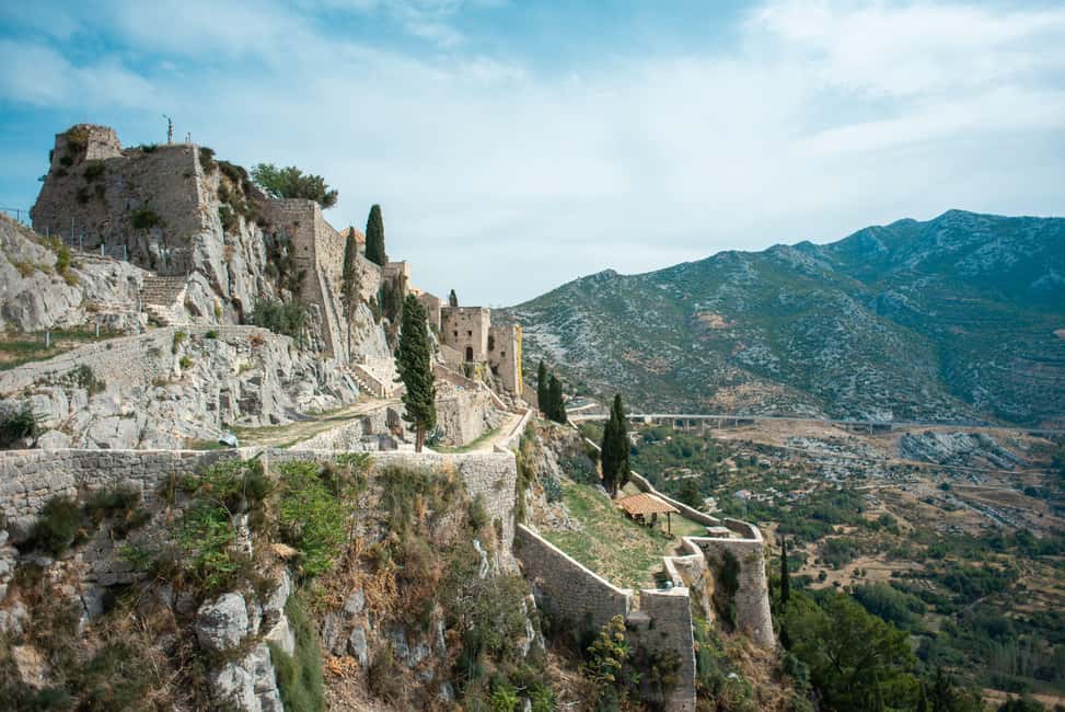 Split: Private tour to Klis Fortress and Vranjača cave - How this Klis Fortress + cave + olive park works in real time