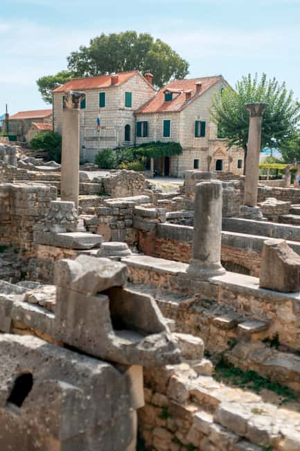 Split: Private tour to Salona, Vitturi castle and Trogir - Salona Archaeological Park: Roman Dalmatia at Full Scale