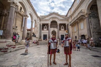 Split Private Walking Tour for Families with kids from 5-17 years - Timing and logistics: what 2.5 hours really means with kids