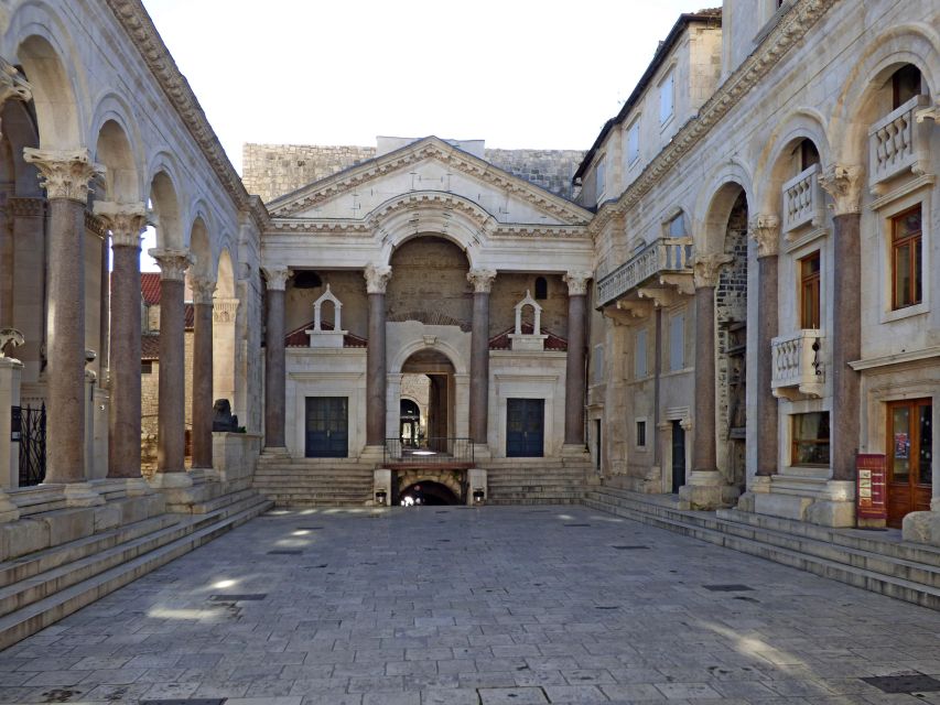 Split: Private Walking Tour in the Historical Town Center - Start on Riva: where the walk makes sense