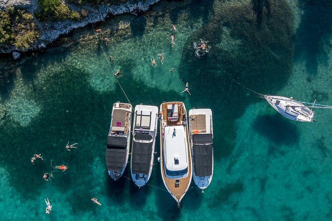 Split/Trogir: Blue Cave, Vis, and Hvar Speedboat Day Tour - Crew performance is the difference between a good day and a great one