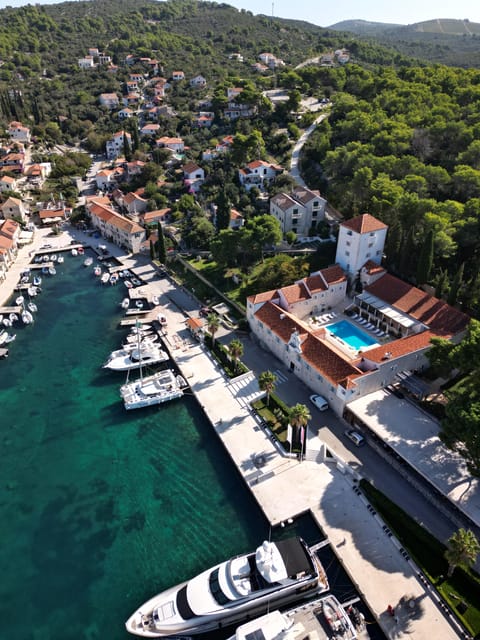 Split/Trogir: Half-Day(5 hours) 3-Island Speedboat Adventure - Čiovo and Duga Cove: Beach-Bar Time with Another Full Swim Window