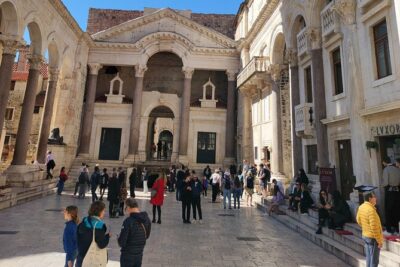 Split Walking Tour with a Licensed Local Guide - Meet Mate: the local guide factor (and why it matters)