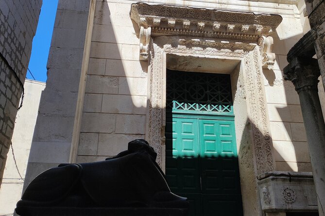 Split Walking Tour with a Licensed Local Guide - Price and value: $36.09 for 1 hour 15 minutes with a licensed guide
