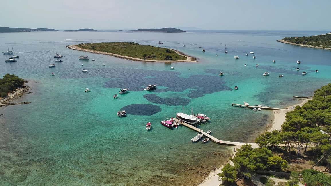 Trogir: Blue Lagoon and 3 Islands Speedboat Tour - Blue Lagoon Snorkeling and Beach-Bar Time: 90 Minutes of Clear-Water Fun