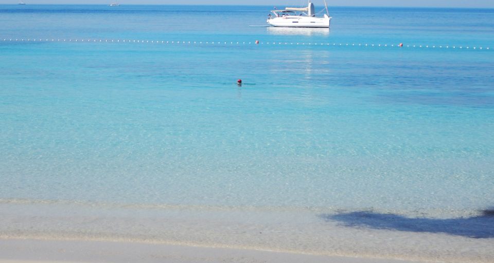 Trogir: White Lagoon, Maslinica & Blue Lagoon Speedboat Tour - White Lagoon (Drvenik Mali): why the white sand stop is more than a selfie moment