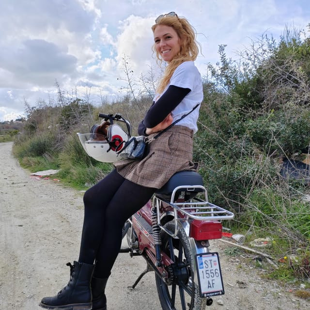 Unique vintage Tomos moped tour Split - Back to the '80s - Safety, What to Wear, and Driving Rules You Must Follow