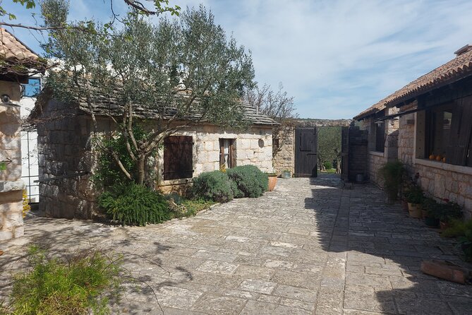 Visit Ancient Salona, Mighty Klis Fortress and Stella Croatica - The guide question: when you get stories vs. just a driver