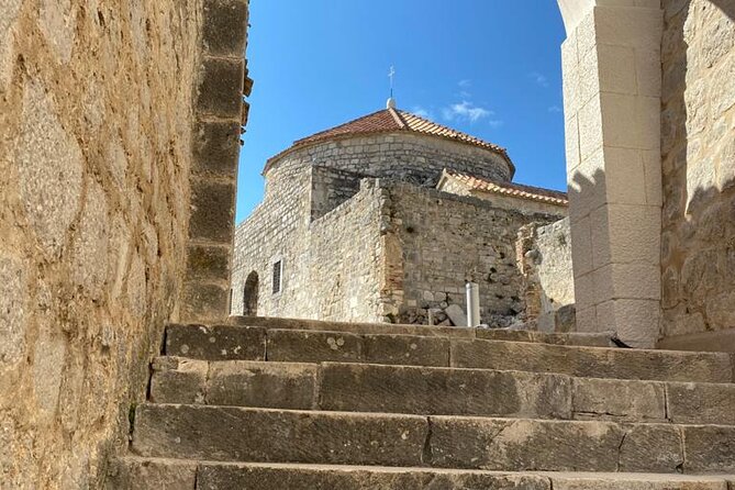 Visit Klis fortress GOT & Olive museum Klis - Klis Fortress at your own pace: views, history, and the Game of Thrones angle