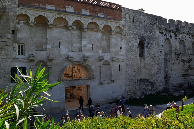 Walking Tour of Split with a 'Magister' of History - Vestibulum and private residence remains: the palace as a lived space