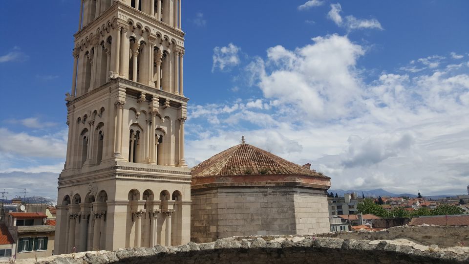 Walking Tour Split - Entering Split’s Old Town from the right starting spot